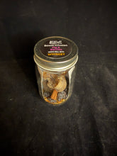 Load image into Gallery viewer, Fig & Berries Infusion in glass jar with natural ingredients.