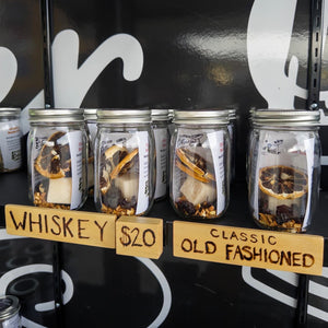 Infusión de licor de naranja, higos y cerezas
