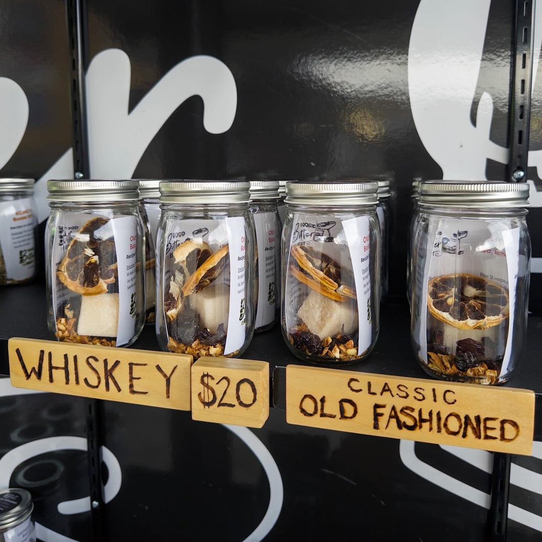 Infusión de licor de naranja, higos y cerezas